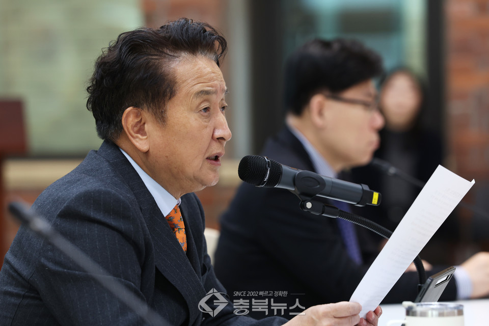 확대간부회의에서 발언하는 김영환 지사. /충북도 제공 ⓒ충북뉴스