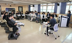 인공지능이 서술형 답안 채점 돕는다…충북교육청 도입 '속도'